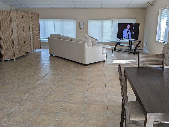 3rd image of 260 E Martin Luther King Jr Blvd APT 3