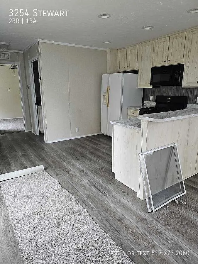 Beautiful 2021 Clayton 2 Bed 1 bath Mobile Home — Photo 4