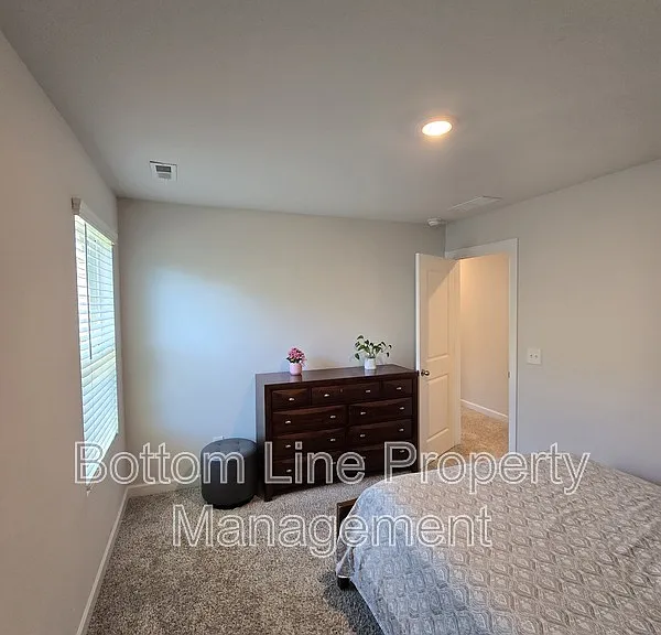 1221 Colgher St — Photo 33