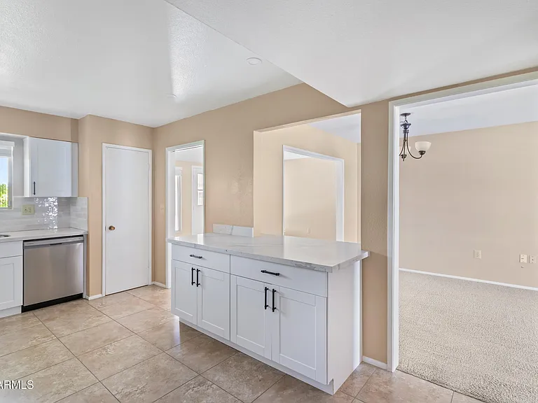 10301 W Charter Oak Dr — Photo 18