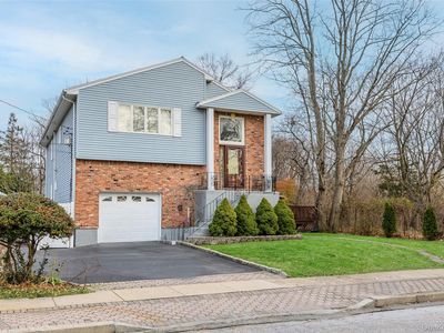 902 Linden Avenue, Westbury, NY, 11590