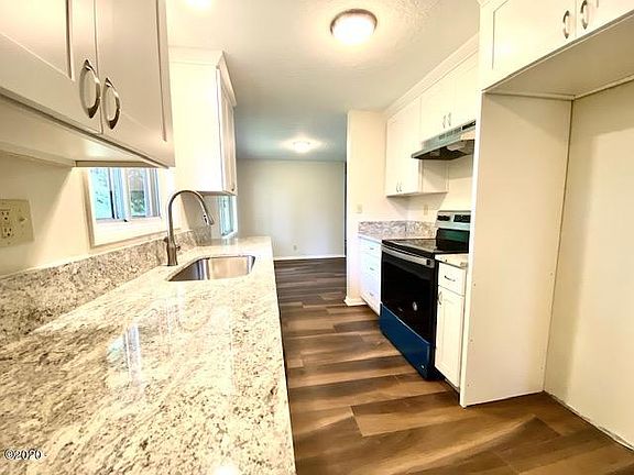 4th image of 207 NE Chambers Ct