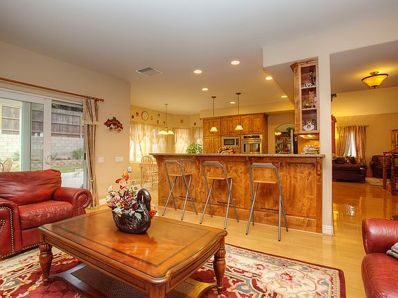 3rd image of 2032 W 237th St