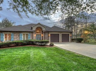 550 Sneaking Creek Dr, Hayesville, NC 28904