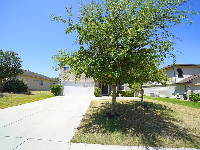 740 Fountain Gate — Photo 3