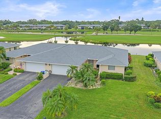 7077 W Country Club Dr N, Sarasota, FL 34243