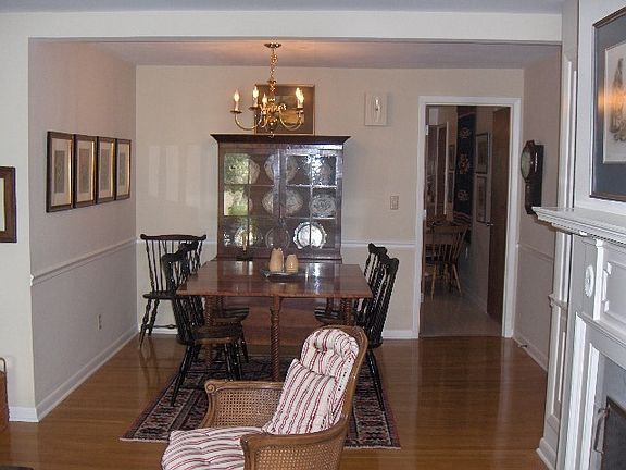 5th image of 25 Hadley Ave APT 2