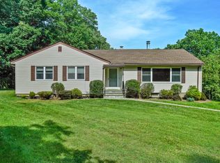 120 Mountain View Rd, Cortlandt Manor, NY 10567