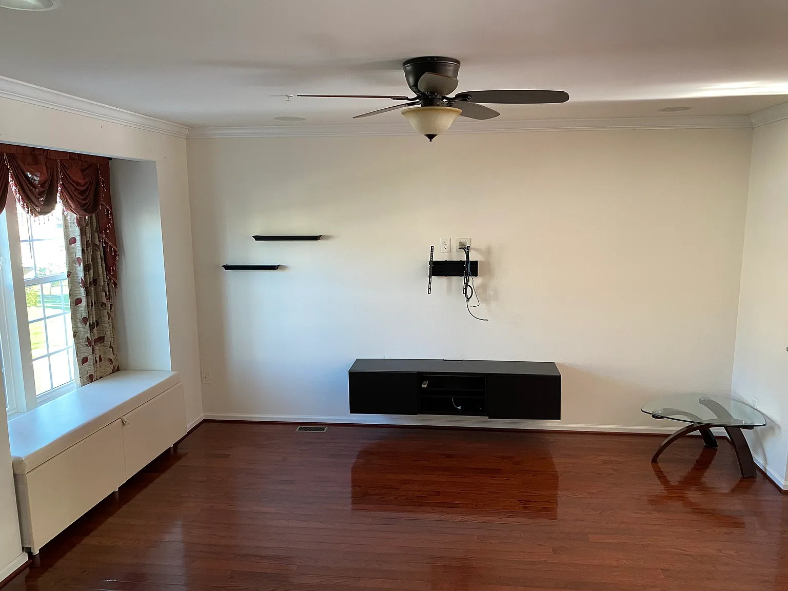 4 bed, 2280 sqft, $2,950 — Photo 3