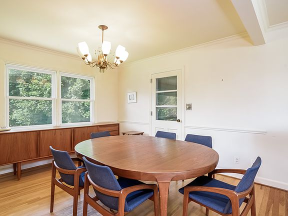 5th image of 140 Teresa Ln