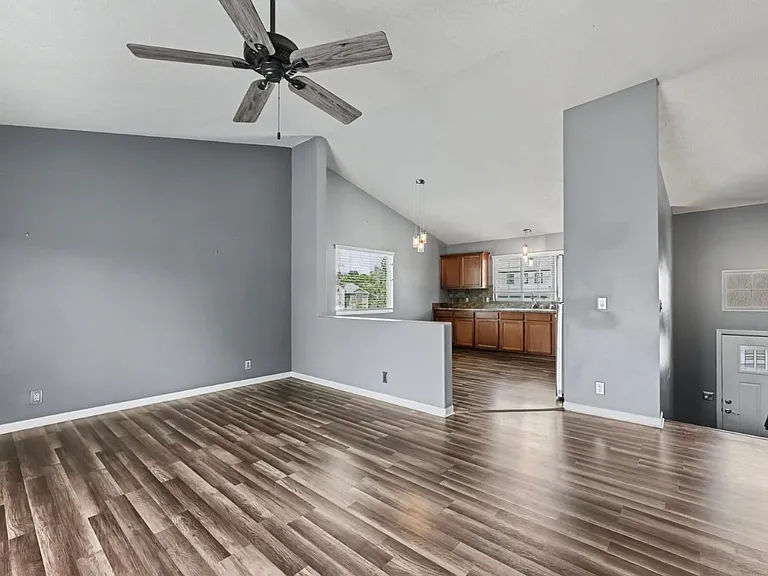 5810 S 191st St — Photo 3