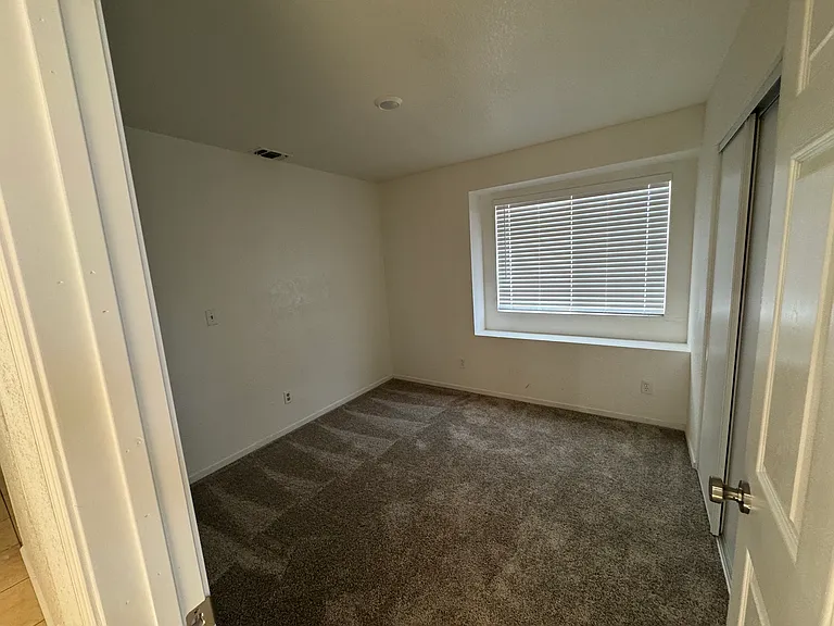 7580 Bluebrook Way — Photo 7