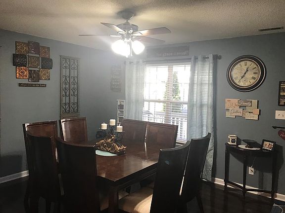 5th image of 3154 Holly Brook Cir NE