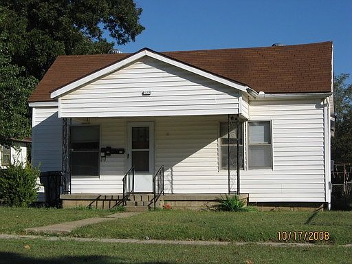 1st image of 523 1/2 SW 26th St #Up