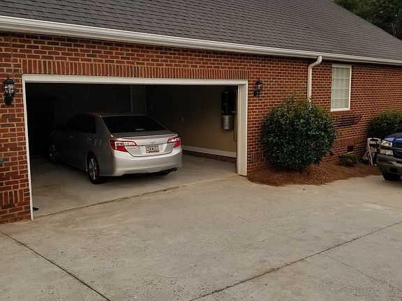2nd image of 104 Pinion Ln