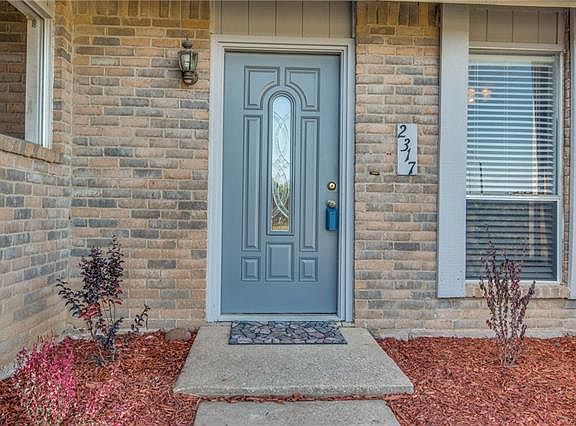 2nd image of 2317 Montclair Dr