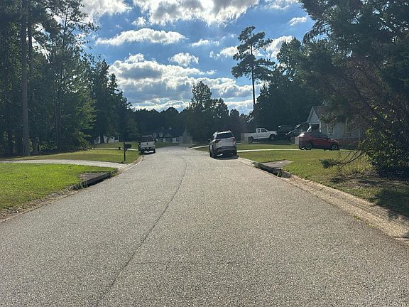 4th image of 66 Red Oak Dr