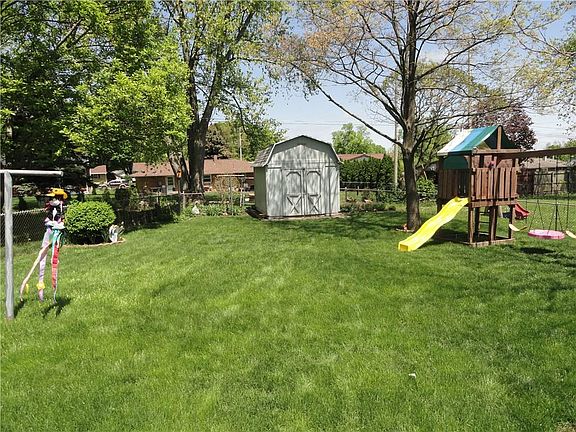 4th image of 595 Barbara Dr
