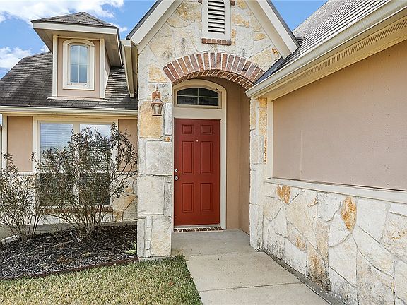 4th image of 2812 Silver Oak Dr