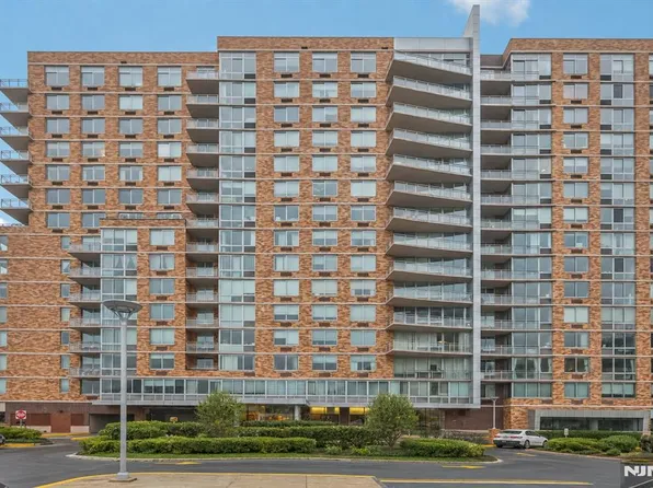 1215 Hudson Park, Edgewater, NJ 07020