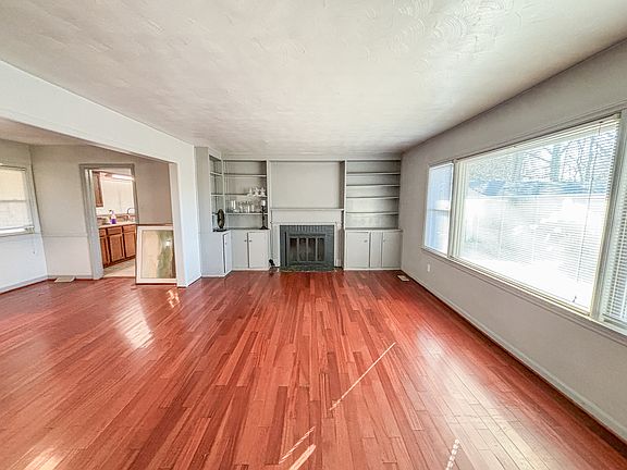 5th image of 5540 Woodside Dr