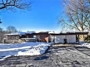 5327 S Mountain Dr, Emmaus, PA 18049
