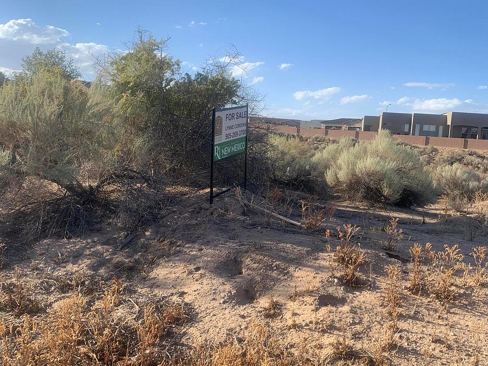 2nd image of 2501 Flagstone Rd NE