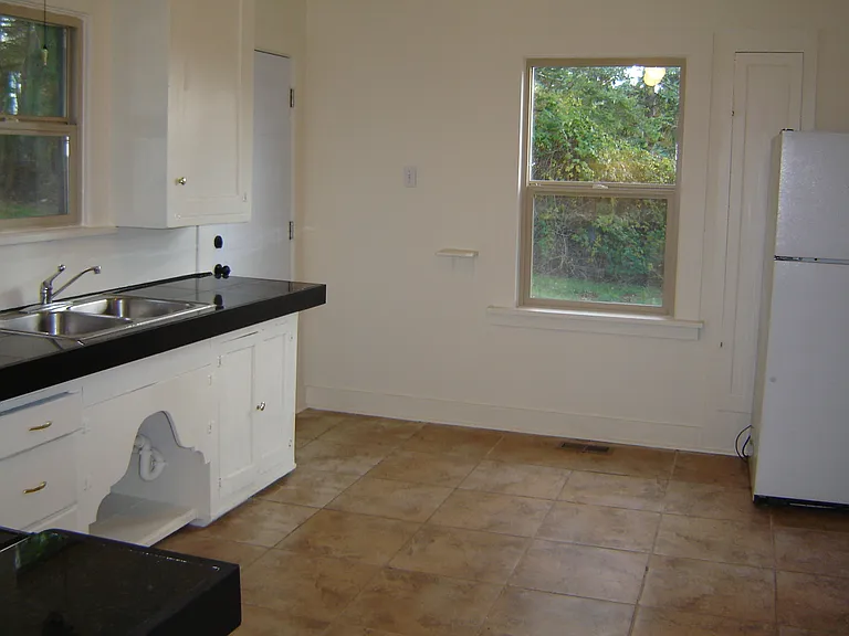 3404 Best Rd — Photo 4