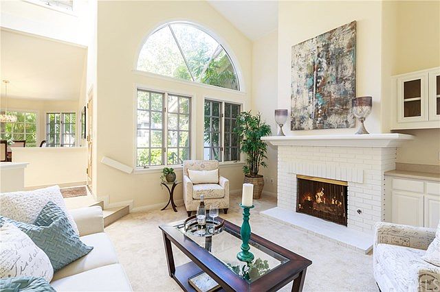 1st image of 11 Evergreen Ln
