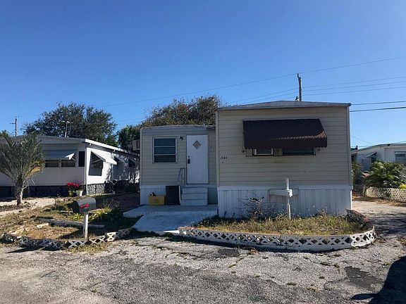 4th image of 2884 Plumosa Ln