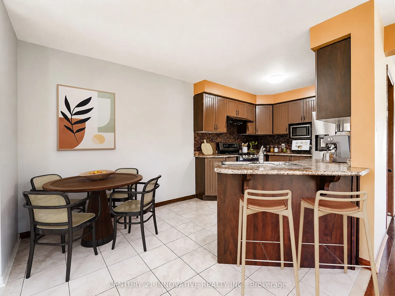 3 bed, $3,000 — Photo 4
