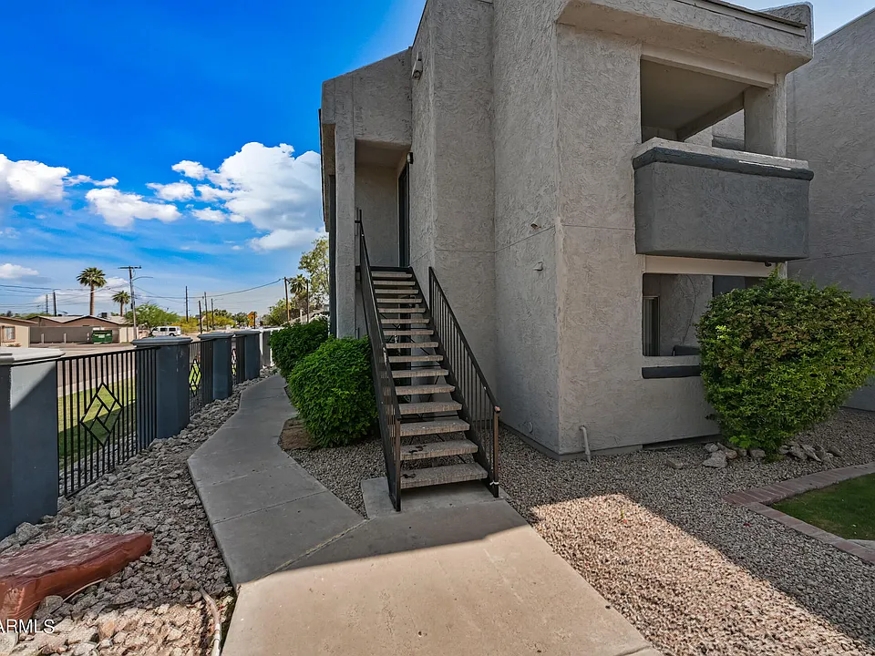 4410 N Longview Ave #217
