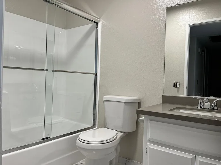 544 E Tujunga Ave #204 — Photo 15