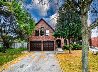 32 Neptune Ct, Brampton, ON L6S 4H3