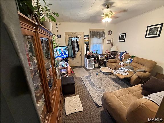 3rd image of 117 W Cartwright Ave
