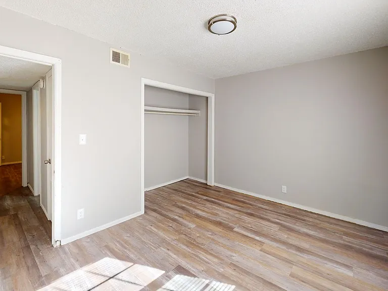 Autumn Ridge Apartments — Photo 60