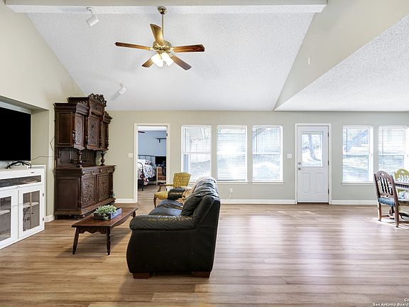 4th image of 13827 cedar canyon