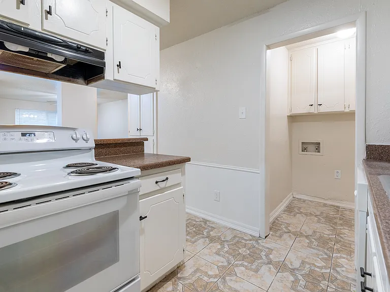 756 E Pecan St #756 — Photo 6