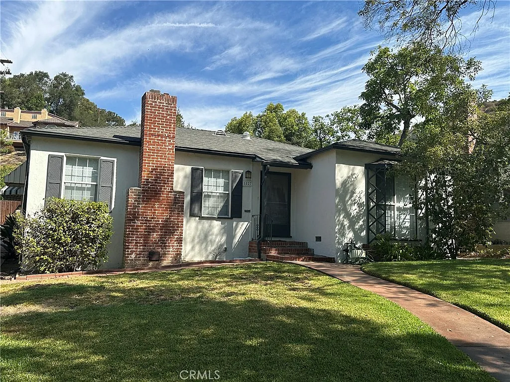 3 bed, 2.5 bath, 1446 sqft, $5,500 — Photo 2