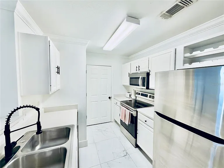 18111 Bridle Bit Ln — Photo 15