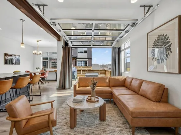 19518 E Sunset Cir, Aurora, CO 80015