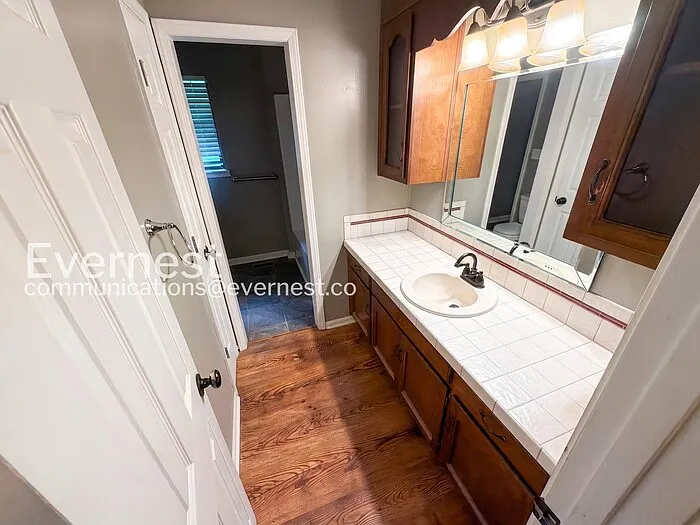 716 Brookview Dr — Photo 10