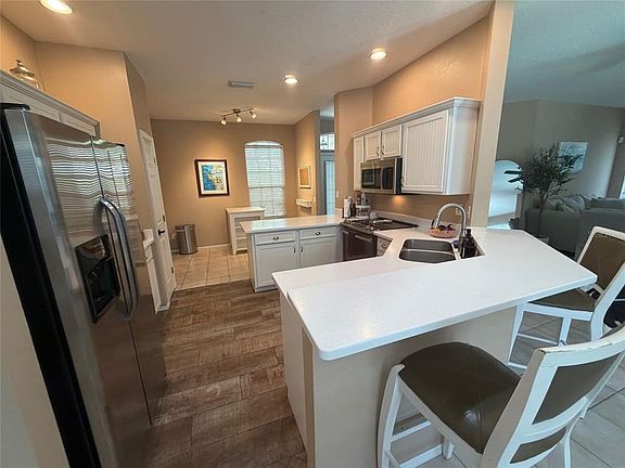 2nd image of 217 36TH STREET NE