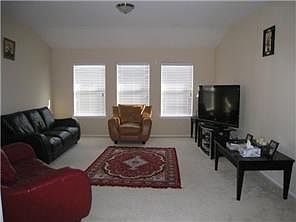 3rd image of 302 Floating Leaf Dr