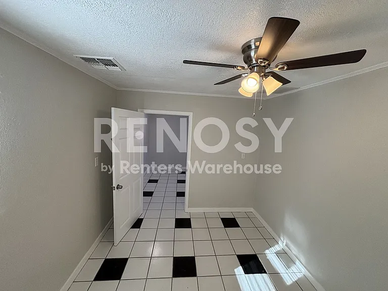 2818 W Heatherbrae Dr — Photo 23