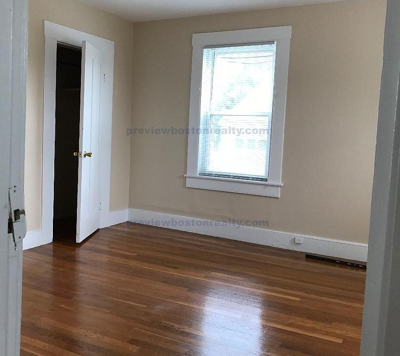 2nd image of 2 Oakland St #D1