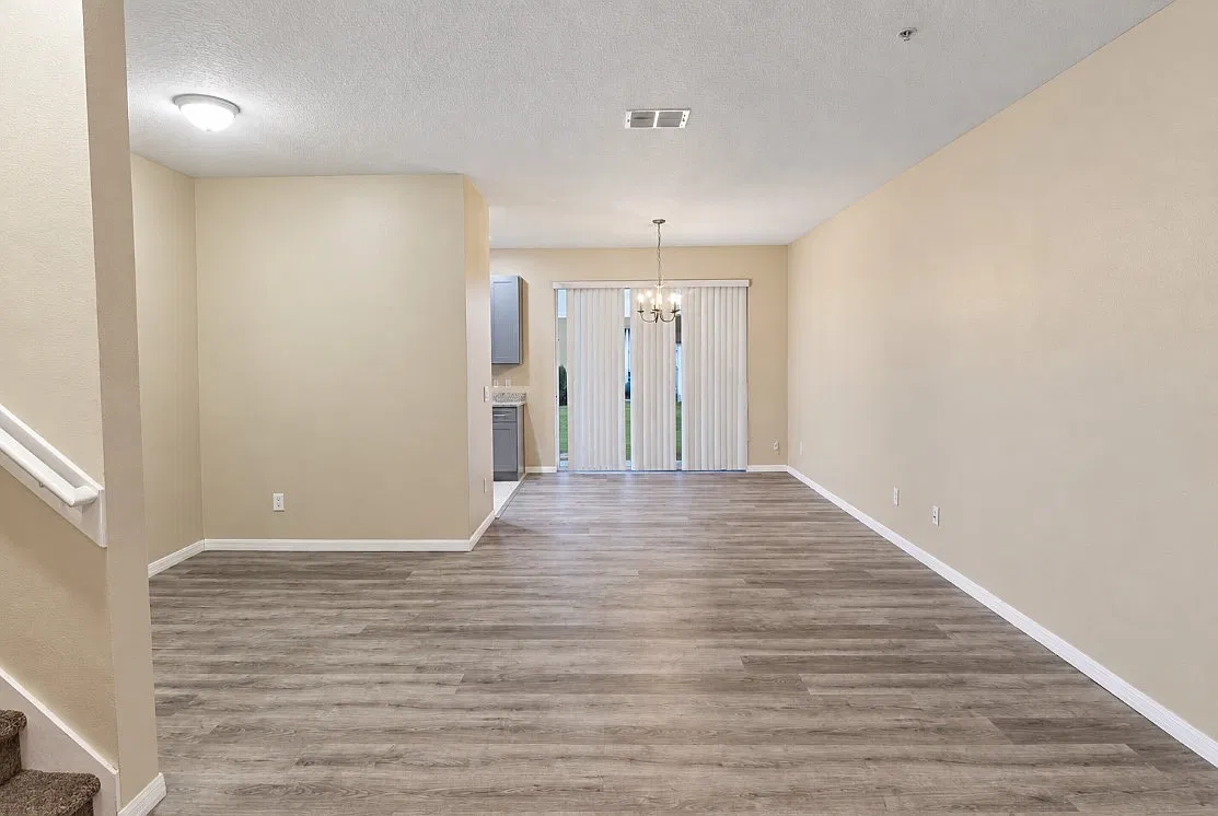 3 bed, 2.5 bath, 1526 sqft, $1,990 — Photo 4