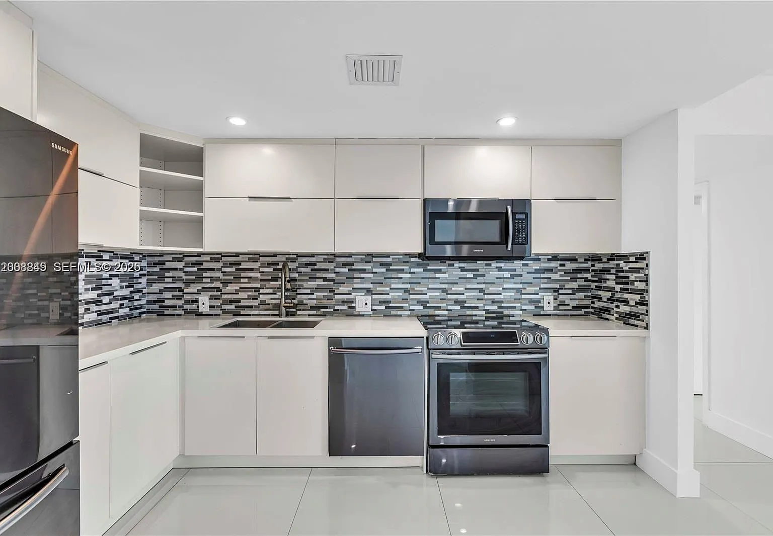 2 bed, 1357 sqft, $3,600 — Photo 3