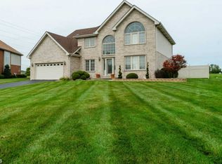 2058 Camelot Ln, Lynwood, IL 60411