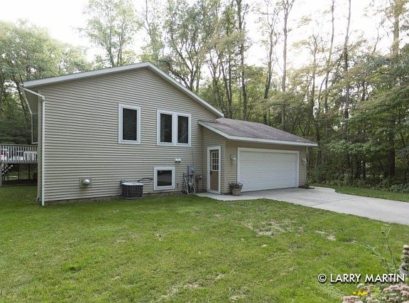 3rd image of 30 Flat River Dr SE